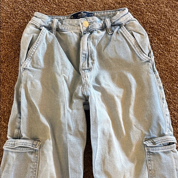 Women’s Hollister Ultra High Rise Dad Jean cargo light blue wash sz 25 Regular - Picture 2 of 3